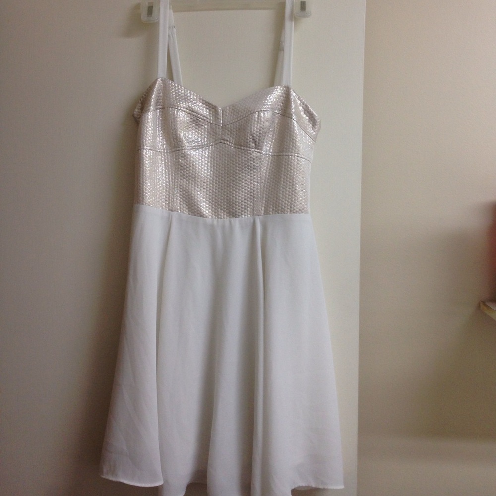 Beautiful flowey white and gold dress from Express
