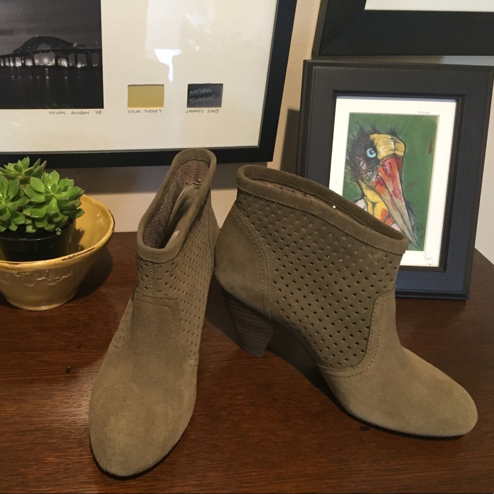 Jessica Simpson booties size 7M