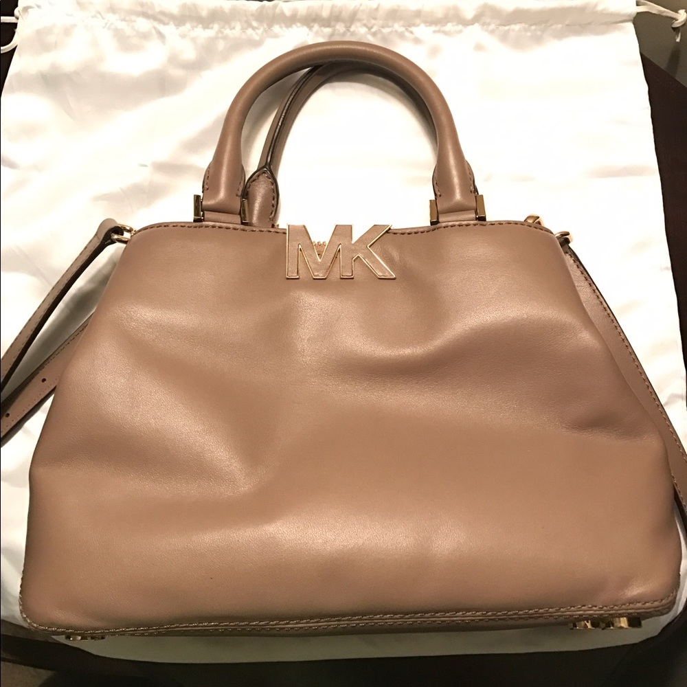 ADORABLE Michael Kors Bag