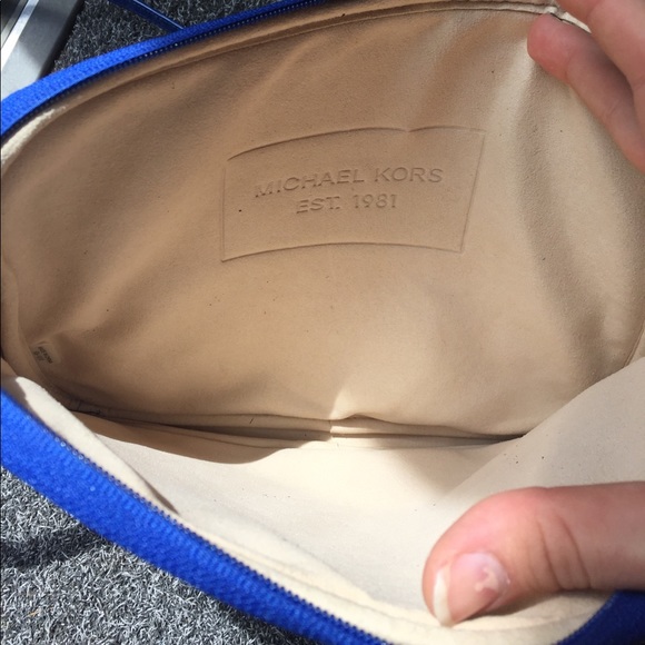 Michael Kors tablet/iPad bag - Picture 3 of 4