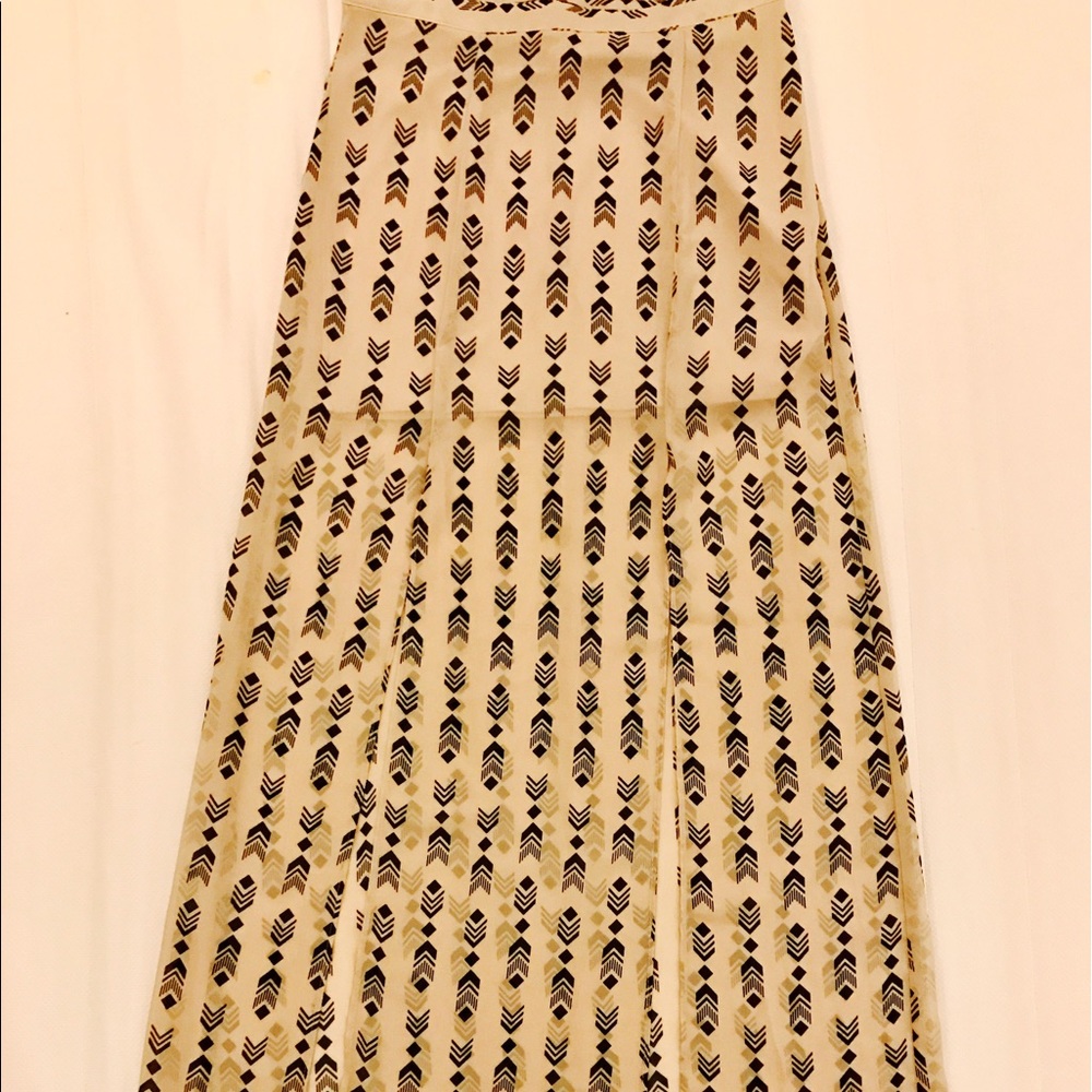 NEVER WORN - M slit MAXI SKIRT Tribal arrow print