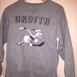 Undefeated crew neck sweatshirt