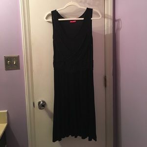 Elle black dress