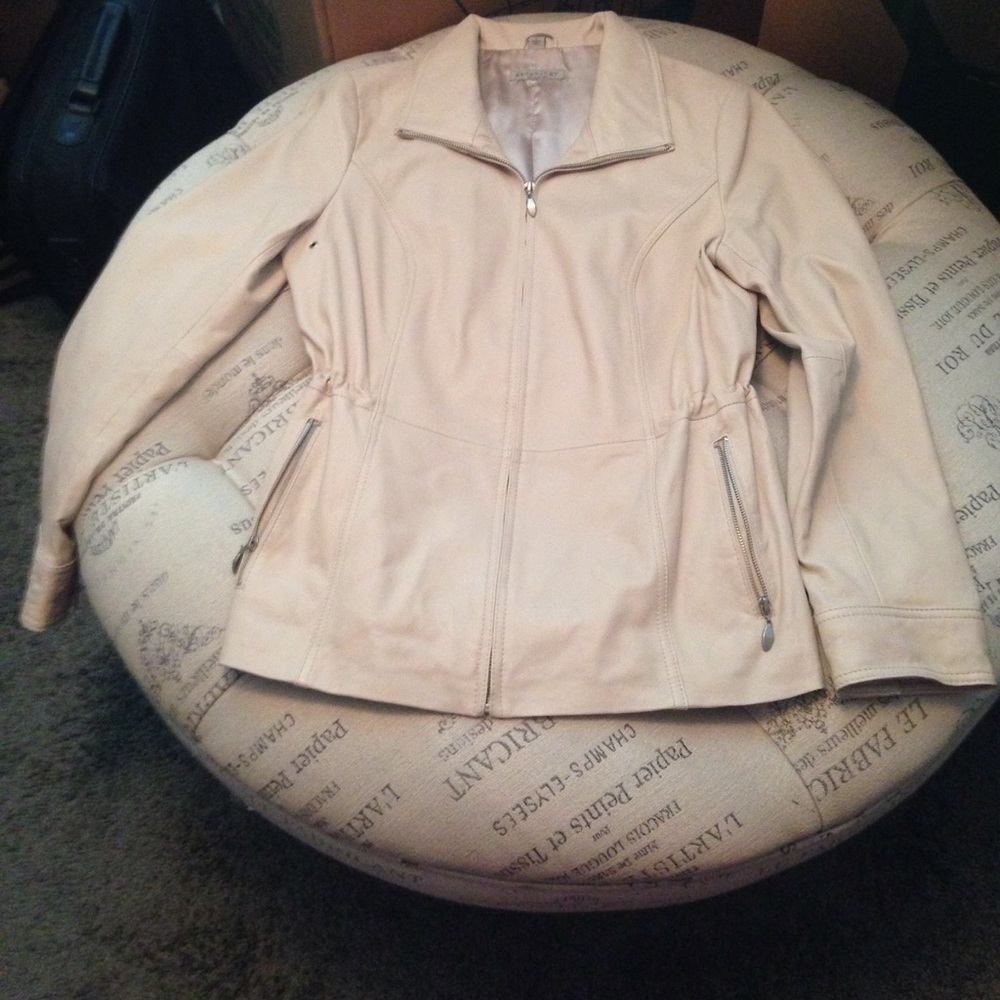 Geneology beige faux leather jacket size small