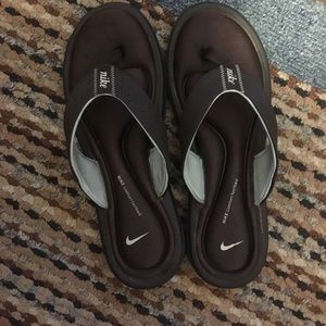 Nike flip flops