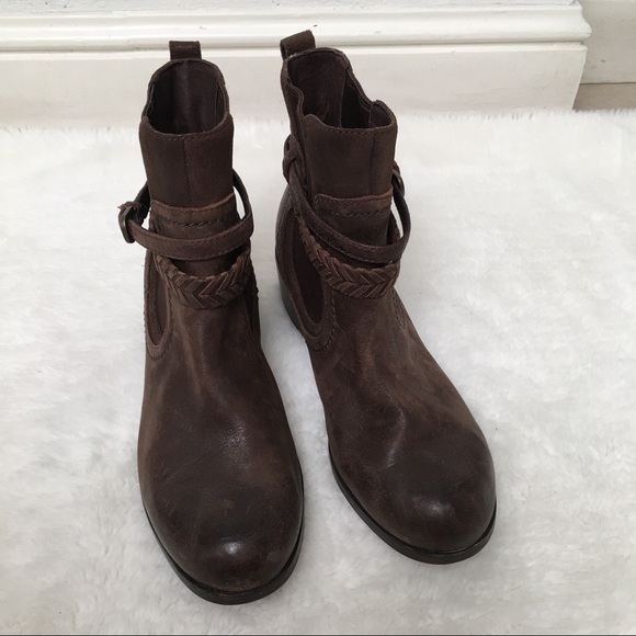 ugg chocolate krewe boot ugg chocolate krewe boot