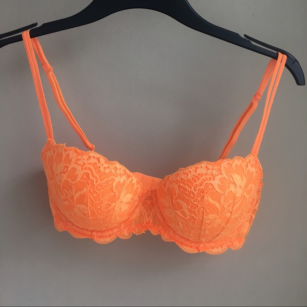 🆕 PINK by VS Orange Lace Push-Up bra