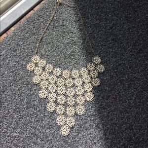 White floral v neck necklace