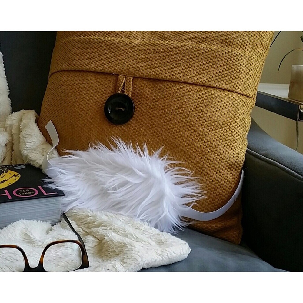 ✨NWOT✨ HEI Designs Faux Fur Mask