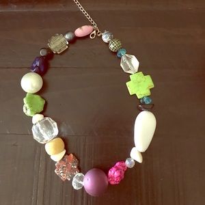 Adorable gaudy necklace!!