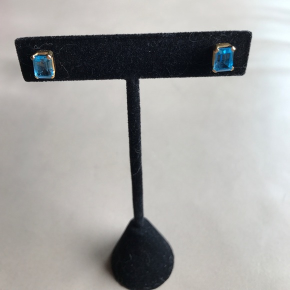 Jewelry - 14k gold aquamarine studs