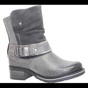 New in box Dromedaris Kikka ankle boots