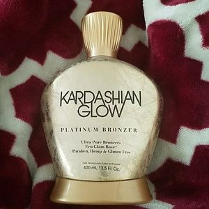 Kardashian Glow Platinum Bronzer Tanning Lotion
