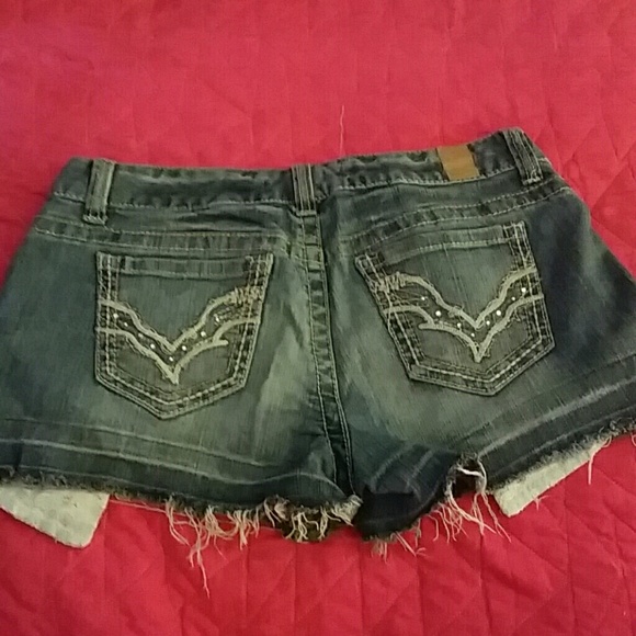 Shorts - Picture 2 of 4