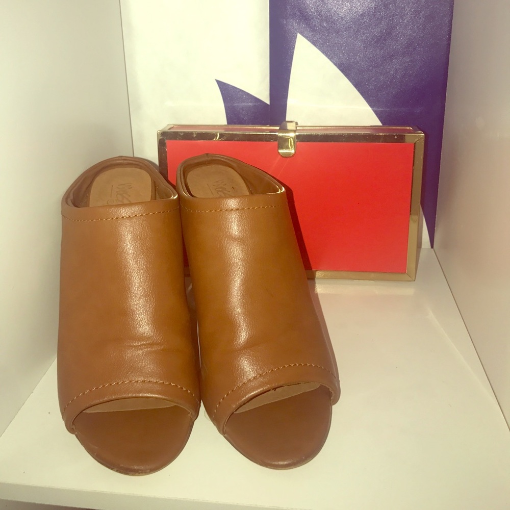 Clog heels