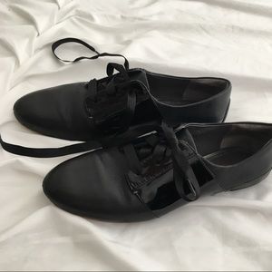 Taino Rhiannon Black Patent Leather Oxfords