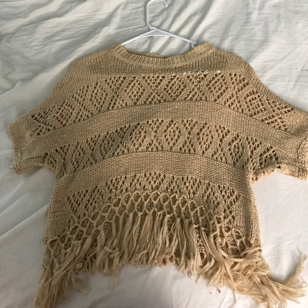 Cute flowy tan top