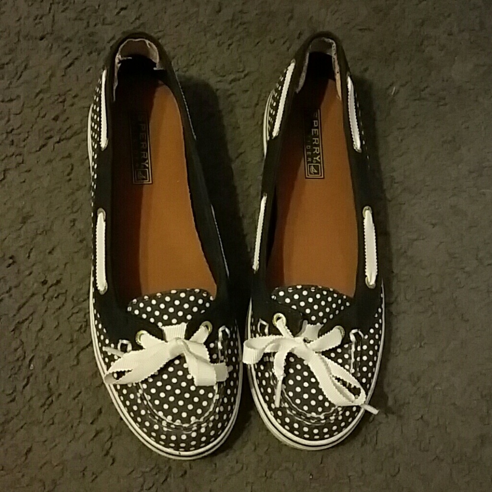 Navy and white polkadot Sperry Topsider shoes