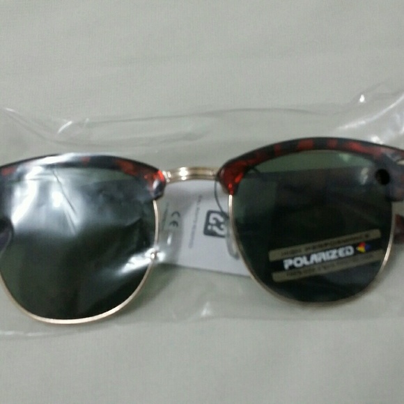 Polarized UNISEX sunglasses - Picture 3 of 3