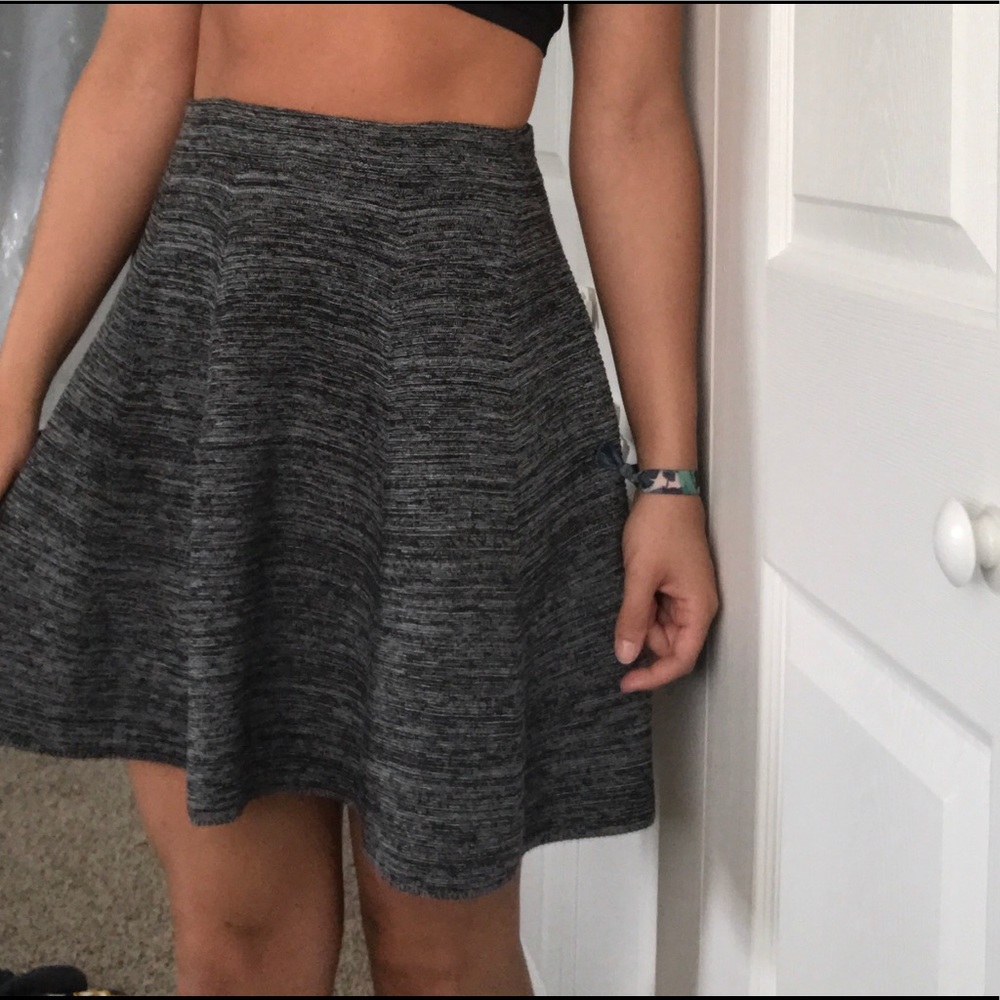 Grey and black knit skirt
