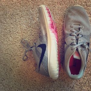 Gray/black Nike women's Flex Fury shoe
