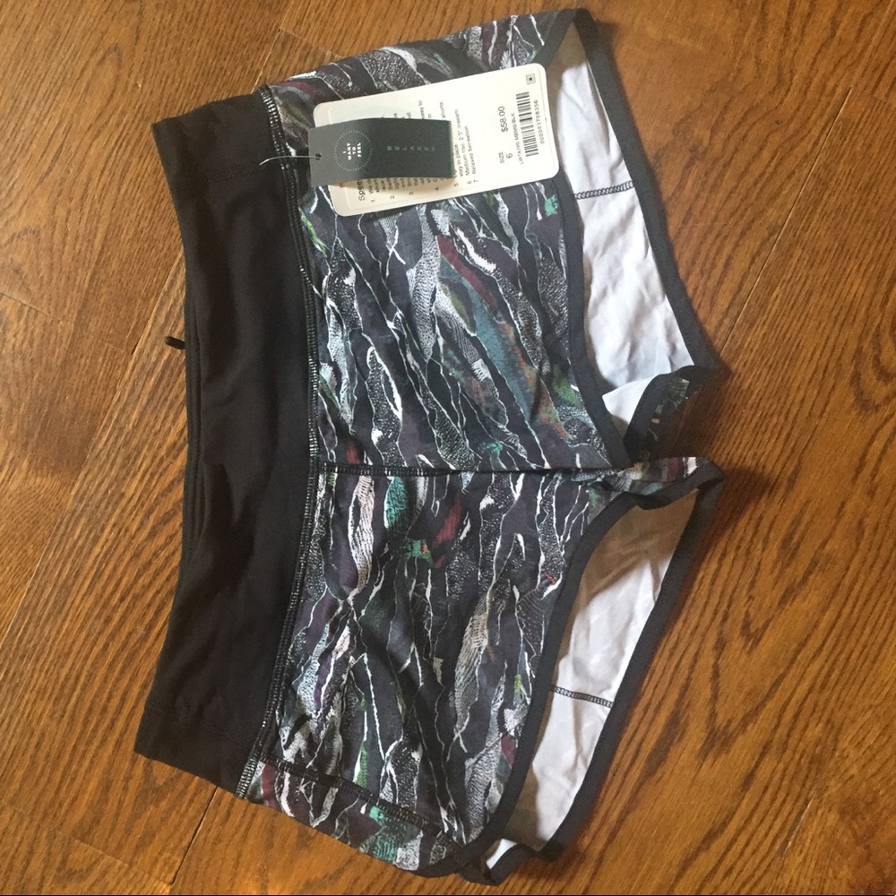 Lulu Lemon Printed Speed Short Size 6