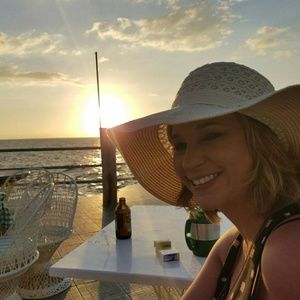 Meet your Posher, Kim