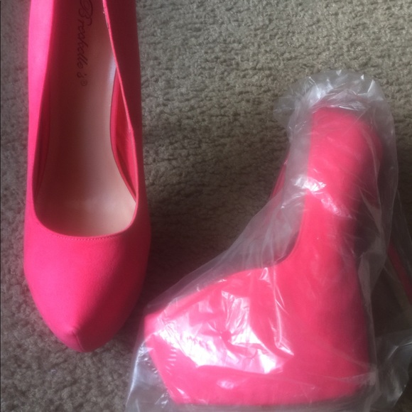 🔥Brand New Pink Heels 🔥 - Picture 1 of 4