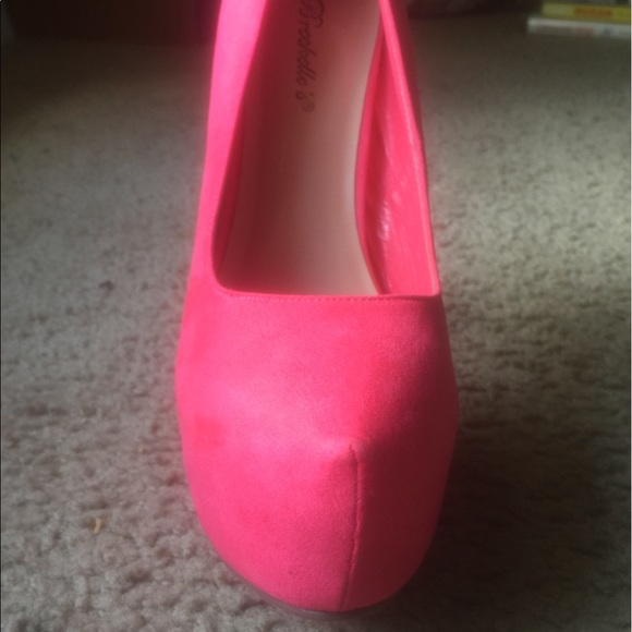 🔥Brand New Pink Heels 🔥 - Picture 3 of 4