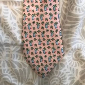 Vineyard Vines neck tie