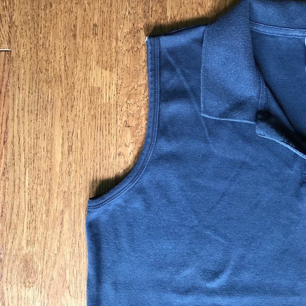 GAP Top - Picture 3 of 4