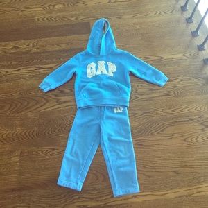 PRICE REDUCED! 2 Piece Gap Outfit