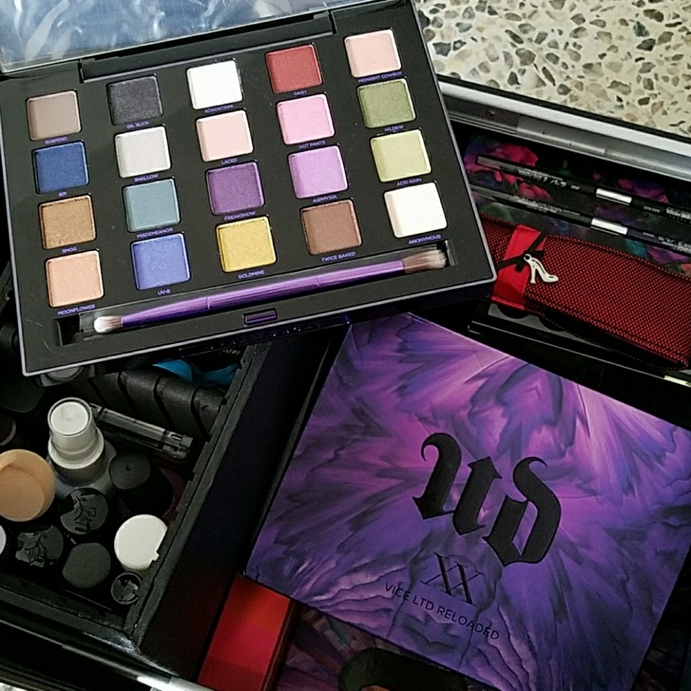 NWT Urban Decay XX Palette.