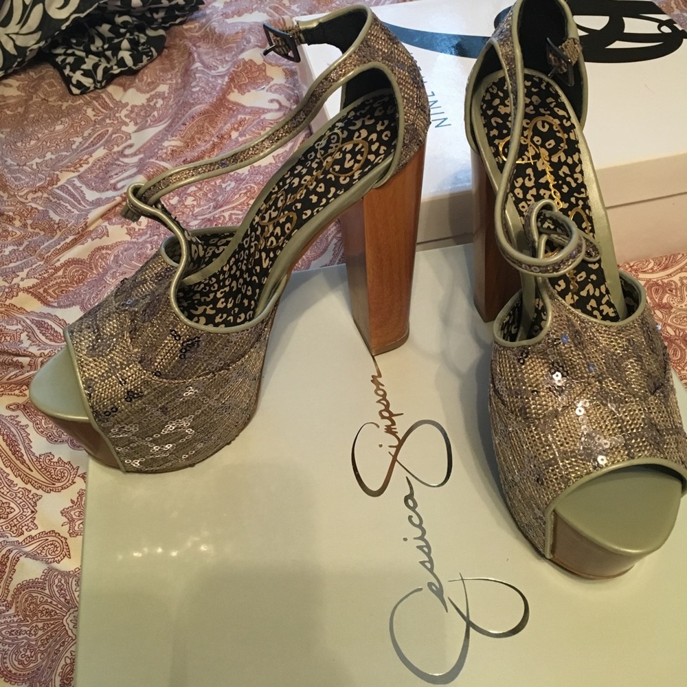 Jessica Simpson platform heels