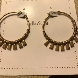 Stella & Dot gold earrings