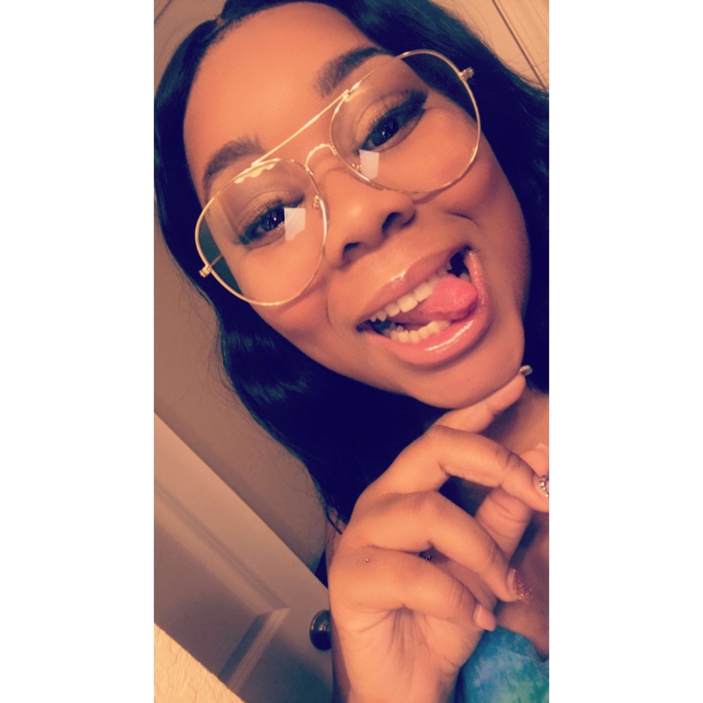 Meet your Posher, Joiya