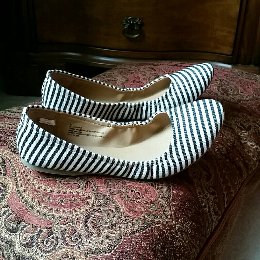 Striped ballet flats