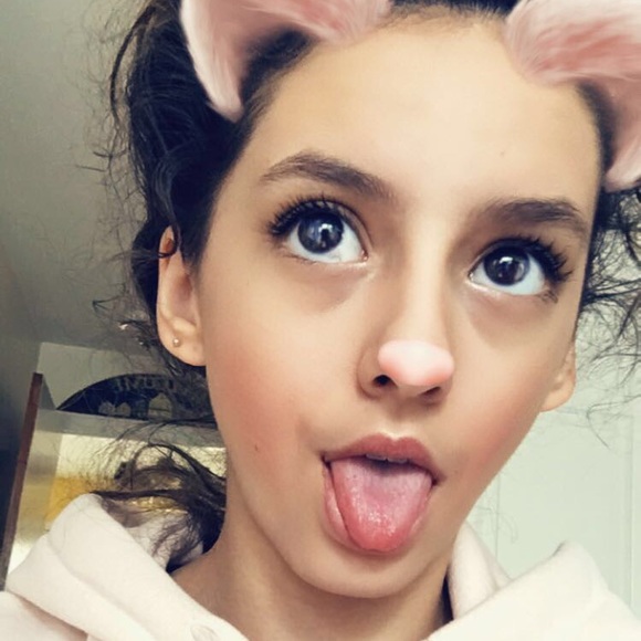 Meet your Posher, Arianna - Picture 2 of 2