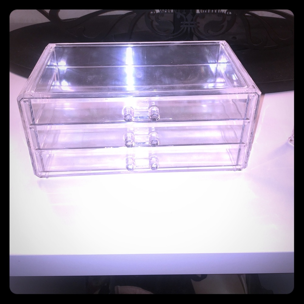 Makeup drawer organizer