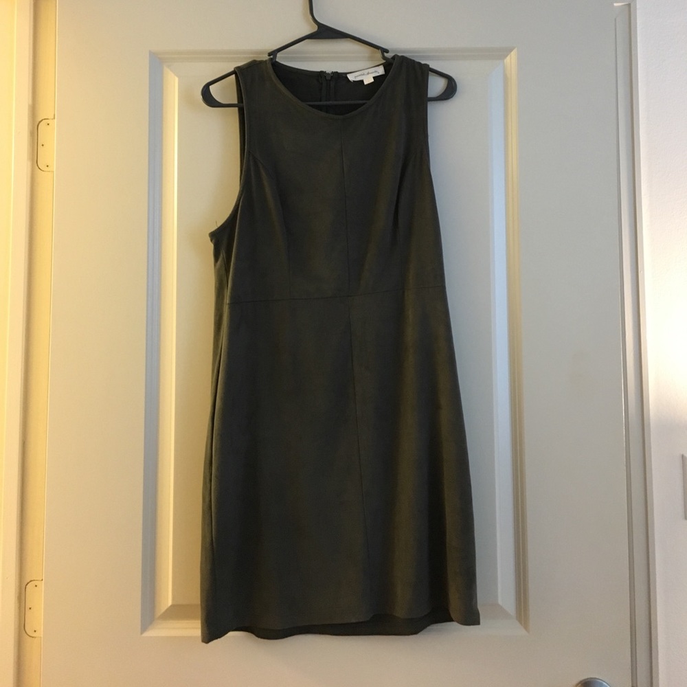 Painted threads green suede dress