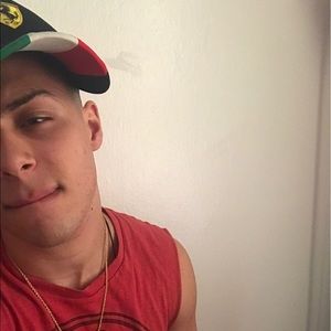 Meet your Posher, Leo