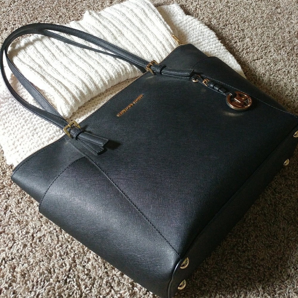 { Michael Kors } Saffiano Jet-Set Tote