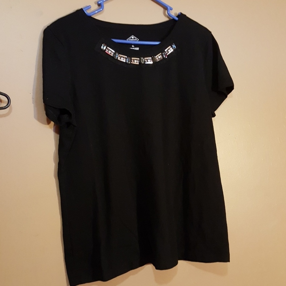 🌹St. John's Bay Embellished Tee🌹