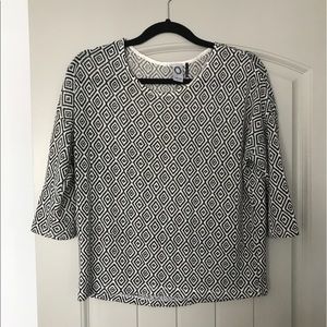 Akemi + Kin geometric top