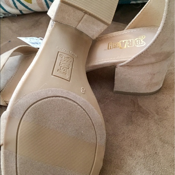 Nude Chunky Heel Sandal - Picture 3 of 6