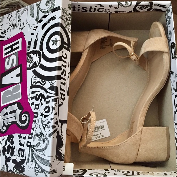 Nude Chunky Heel Sandal - Picture 5 of 6