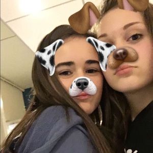 Meet your Posher, Hallie