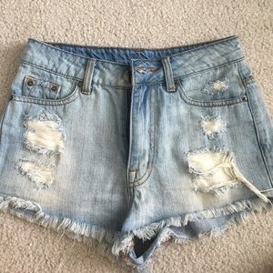 BDG High rise ripped jean shorts!!
