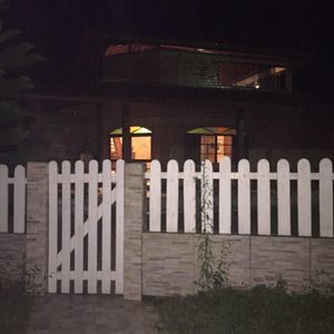 Meet your Posher, Ana