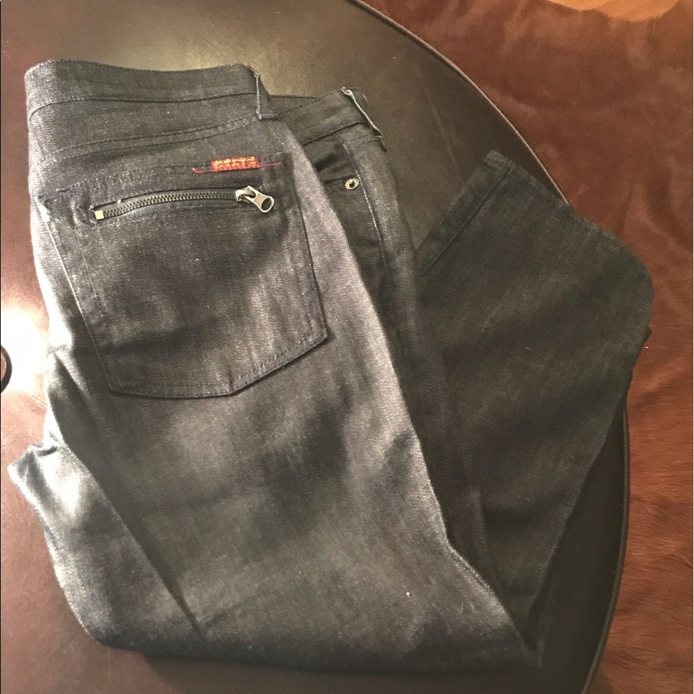 7 Capri Jeans